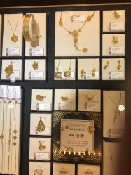 -六福珠寶(巴黎春天五角场店)