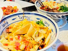 -阿瓦山寨·湘菜现炒·剁椒鱼头王(咸阳总店)
