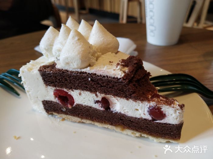 星巴克(苏州昆山花桥游站店)黑森林蛋糕图片