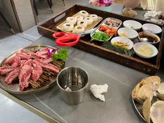 -围炉肉舍•炭烤活鳗•丹东海鲜烤肉(步行街店)