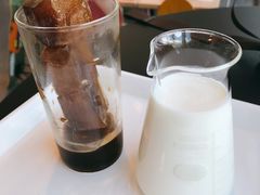 黑砖拿铁-dotcom coffee古点咖啡(致真大厦店)