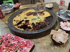 -渝嘴小老弟老火锅(华新村店)