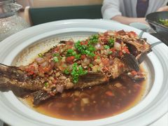 香酥大鲫鱼-费大厨辣椒炒肉(悠唐购物中心店)