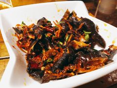菌香麻辣凤爪精美-隔壁老王·家常云南菜(花巷店)