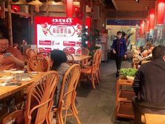 大堂-野山舂·贵州现舂酸汤火锅(鸿通城店)