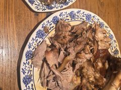 -老天桥酱肉烧饼夹肘子(天桥店)