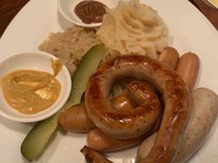 巴伐利亚香肠拼盘-宝莱纳啤酒花园餐厅PAULANER BRAUHAUS Nanjing(广州路店)
