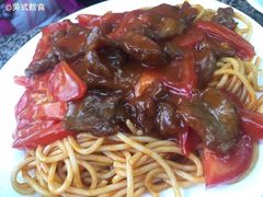蕃茄牛肉燴意粉-新鸿发咖啡美食