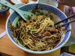 辣肉面-沪西老弄堂面馆(定西路店)