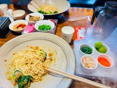 八只蟹黄金面-李犟大爆鳝面·手工蟹黄包(湖滨西湖店)