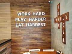 -Chom Cafe and Restaurant