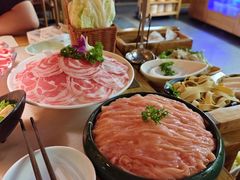 -巴渝瓦肆重庆鲜火锅(宝龙环湖店)