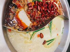 -沸炉重庆老火锅(军事博物馆店)
