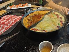 -鹿鸣山草本茶香火锅(园西路店)