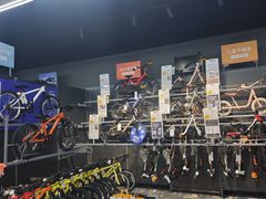 -迪卡侬(高新万达店)