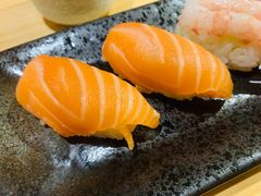 三文鱼手握寿司-泉寿司(万科公园店)