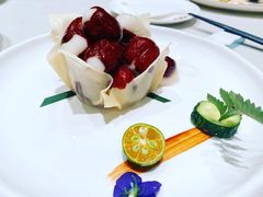 红衣少女-蝶园·装修中(BFC外滩金融中心店)