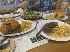 -HELLO 27 意面·沙拉·帕尼尼