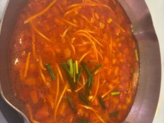 -毛辣果·贵州红酸汤牛肉火锅(西单店)