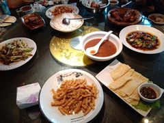 -靠山屯东北农家菜(八龙桥雅苑店)