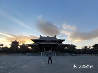 五点半关门，五点支付宝买票林场，殿宇门都关了