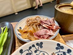 辣卤牛杂-巴奴毛肚火锅概念餐厅