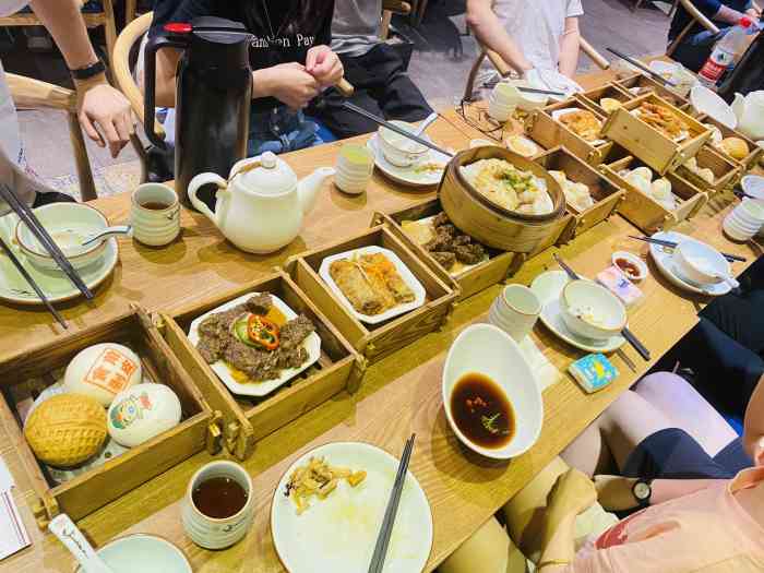 禄运茶居(猎德店)-"店铺在4楼,下扶梯向后转就能看到,店里面.