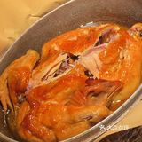 和别家的不一样 他是外面包裹着一圈应该是面粉之类的