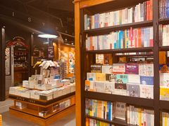 -西西弗书店&矢量咖啡(凯德晶萃广场店)