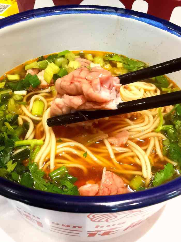 肉三花脑花面(正洪街店)-"刚刚开业不久的新店,位置超级好,就在中央.