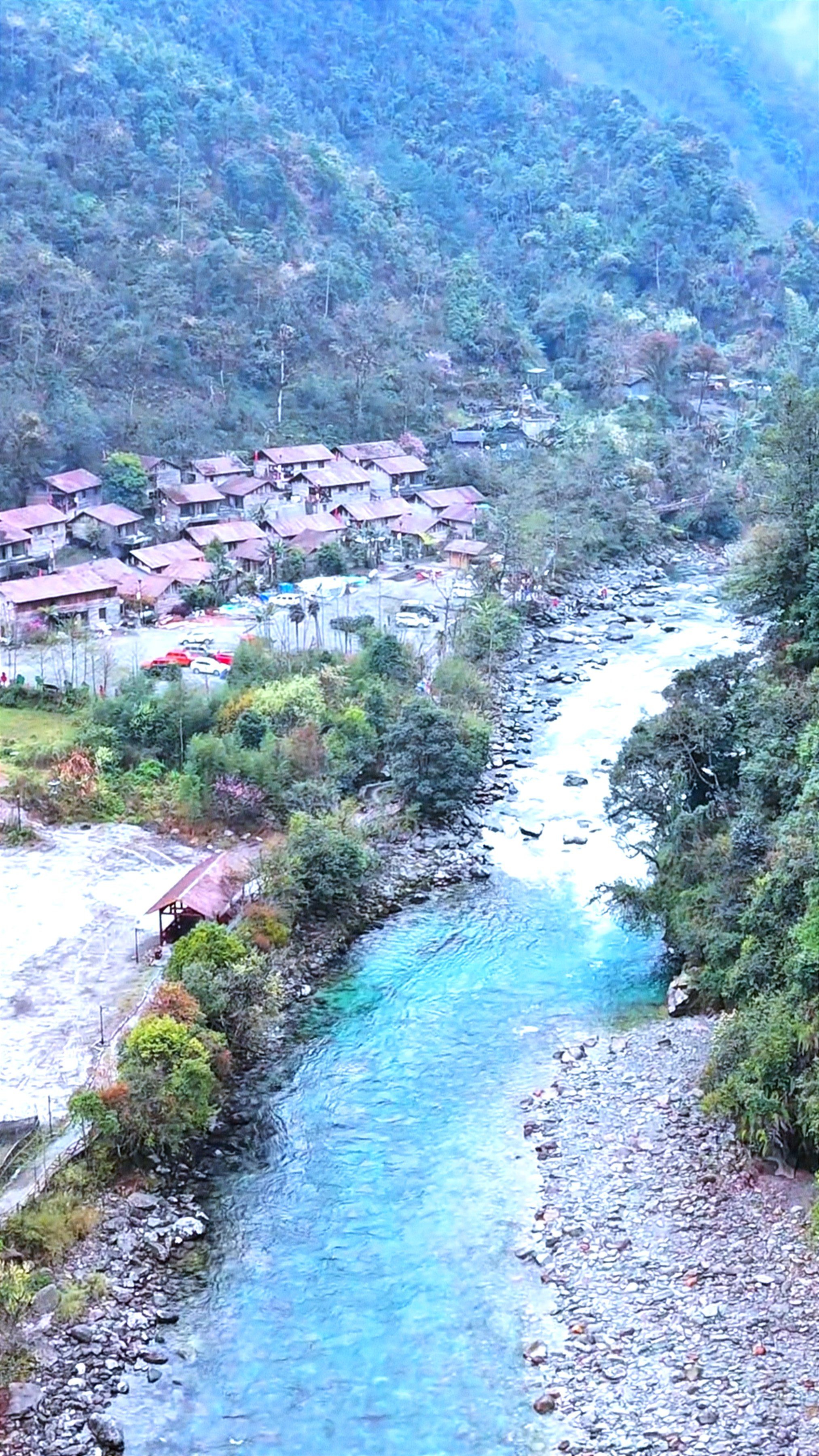 神秘的独龙江:徒步揭开千年面纱