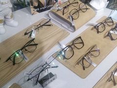 -视野联行眼镜蔡司·依视路官方授权店(顺城店)