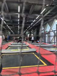-零重力蹦床空间·滑梯·海洋球·团建(奥特莱斯店)