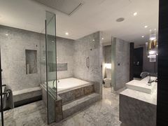 -上海虹桥西郊假日酒店