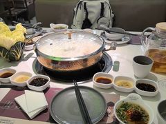 -洪氏嗨捞·广东猪肚鸡·椰子鸡火锅(西咸万象城店)