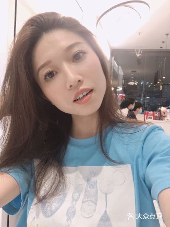 这家养发店灯光也太️感觉了吧