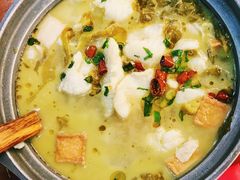 巴沙鱼-周鱼小馆石锅酸菜鱼(活力汇店)