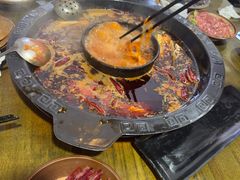 -黄潇洒老火锅(九眼桥宏济巷店)