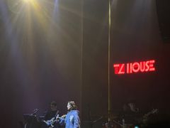 -TZ House音乐现场(来福士中心店)