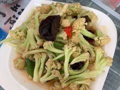 -天天向上素食餐厅(五台山店)