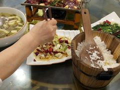 -石磨豆花家常菜·牦牛排土火锅