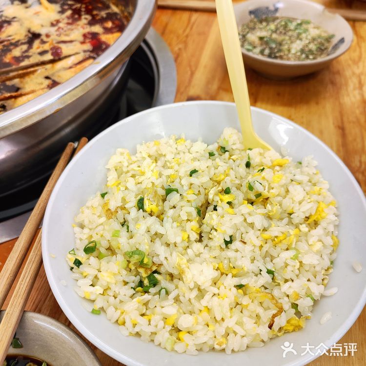 一大把一大把的好过瘾[咖啡]聊着吃着[咖啡]