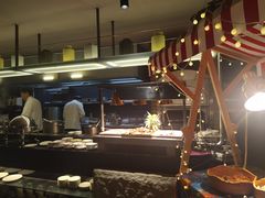 -唐拉雅秀酒店-西锦汇空中BBQ·思创餐厅