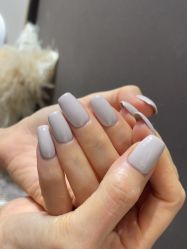 -花岐款式专研健康美甲沙龙