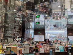 -钟书阁(群光广场店)