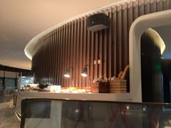 -亚洲国际大酒店·云顶阁旋转自助餐厅
