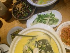 -帅巴人舅母子腊蹄民俗村