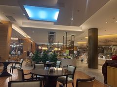 -华邑酒店·鲜艳全日自助餐厅