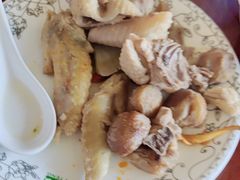 -鲁朗纳麦石锅鸡庄园