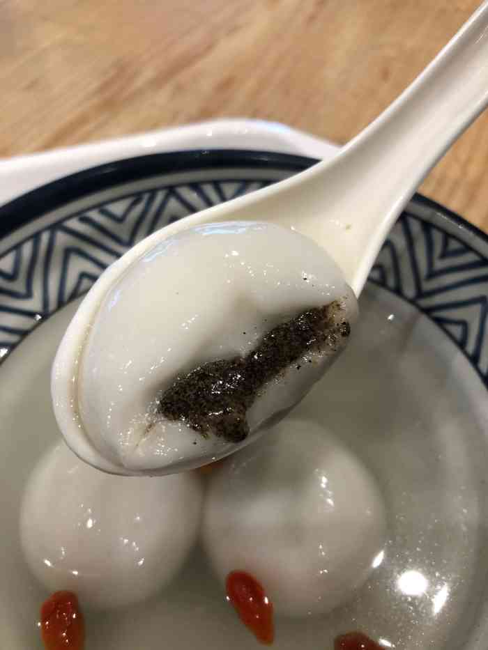 龙记山城汤圆-"[薄荷]环境:位于东鼓道地下二层的美食.